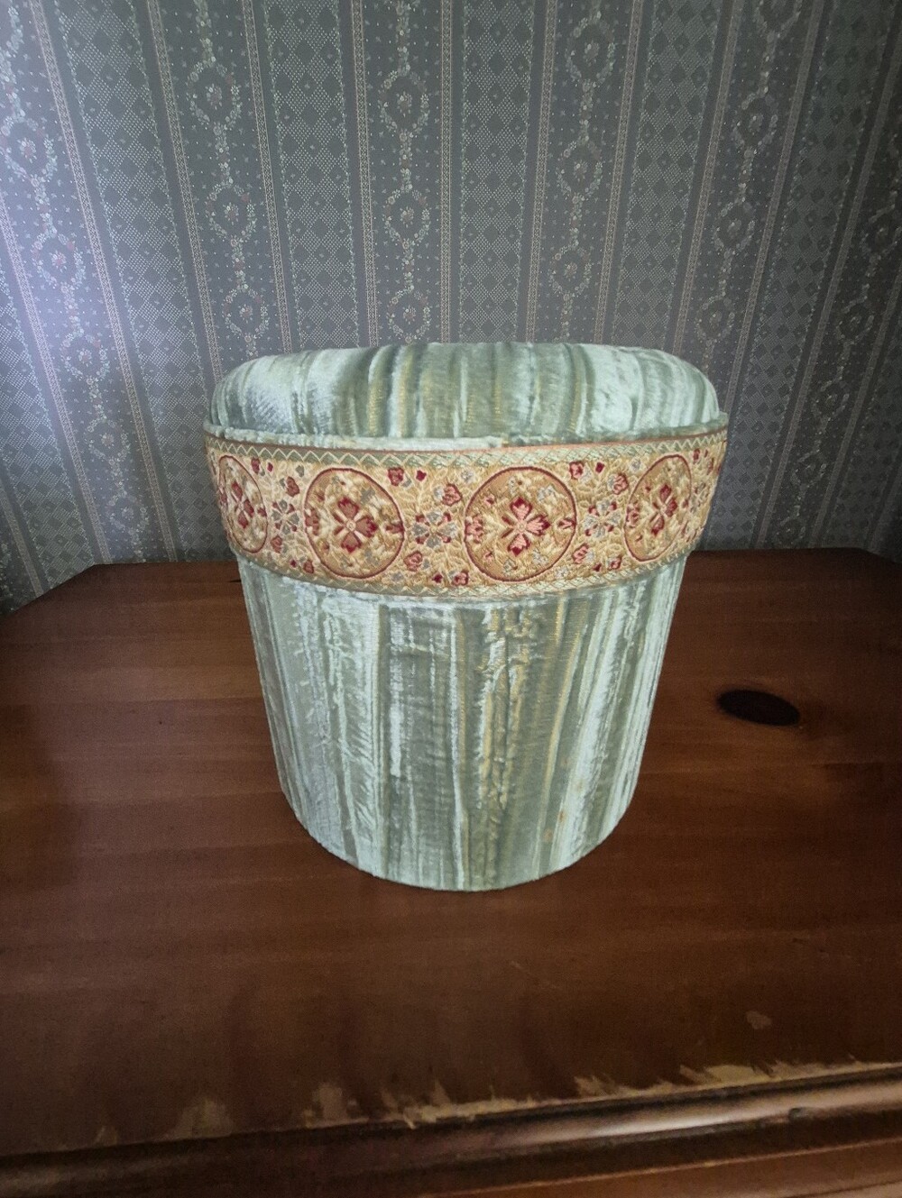 Green Velvet Accent Hat Box with Decorative Embroidered Band